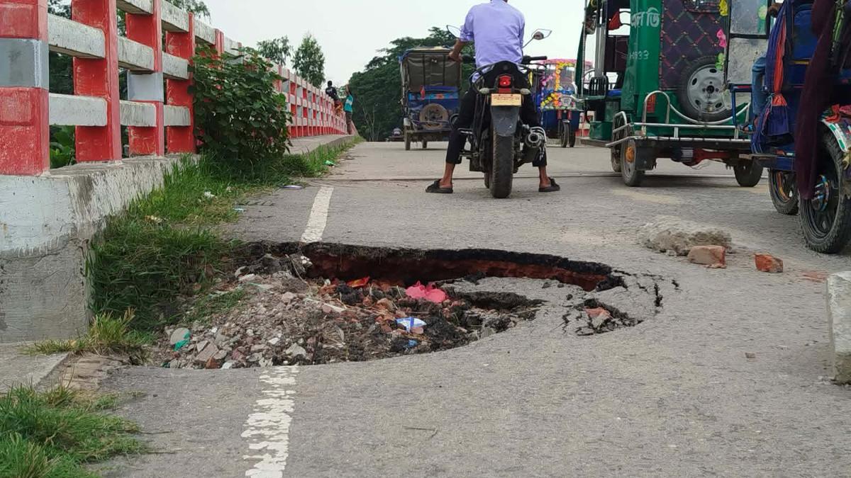 ৩ বছরেই ঝুঁকিতে কমলনগরের ৫ কোটি টাকার সেতু